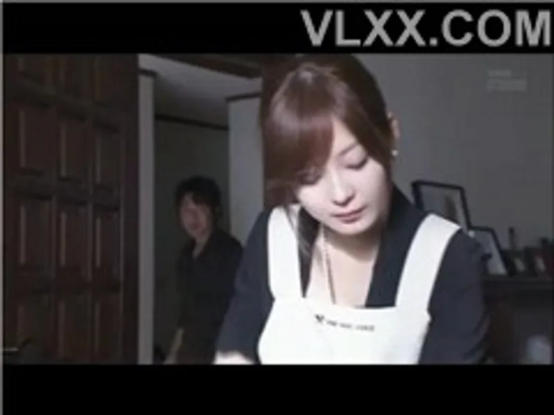 Chồng đi làm ăn, bà xã ở nhà bị người yêu của chị gái cưỡng hiếp